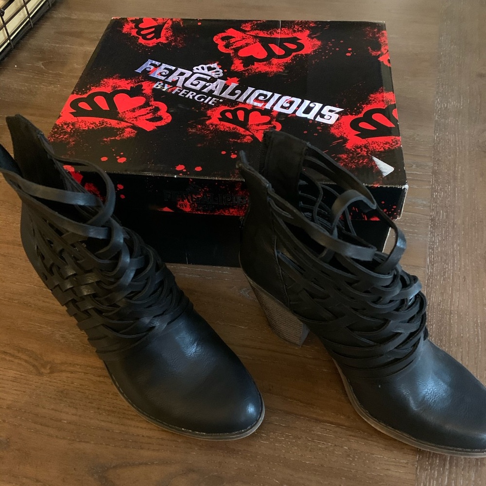 Fergalicious black Weever booties sz9.5